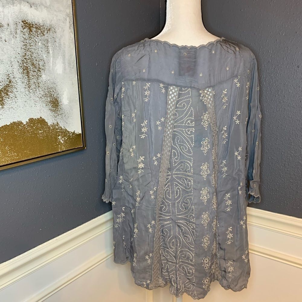 Johnny Was Ridden Embroidered Scallop Trim Blouse - Picture 7 of 8